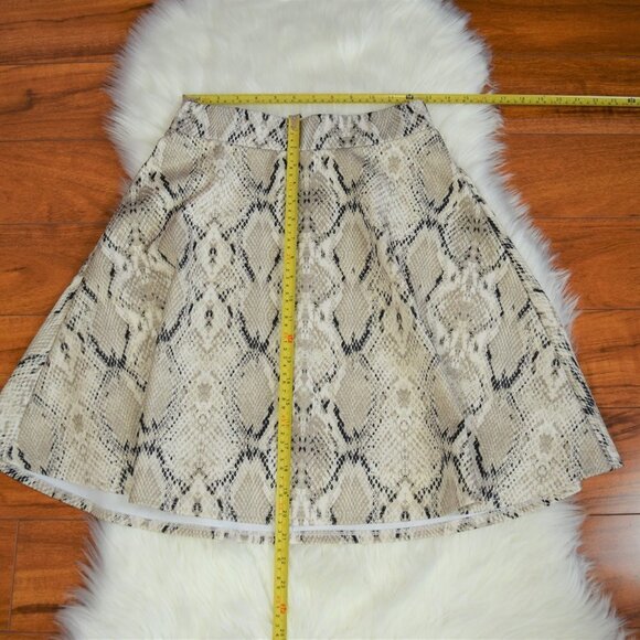 💰3/$25 Apt. 9 Snakeskin Skirt Snake Print Ponte Mini Short Career Workwear S - Picture 7 of 7